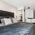 Luxurious Modern Room In Central Oslo - Eur 4K Expensive Bed And 82\